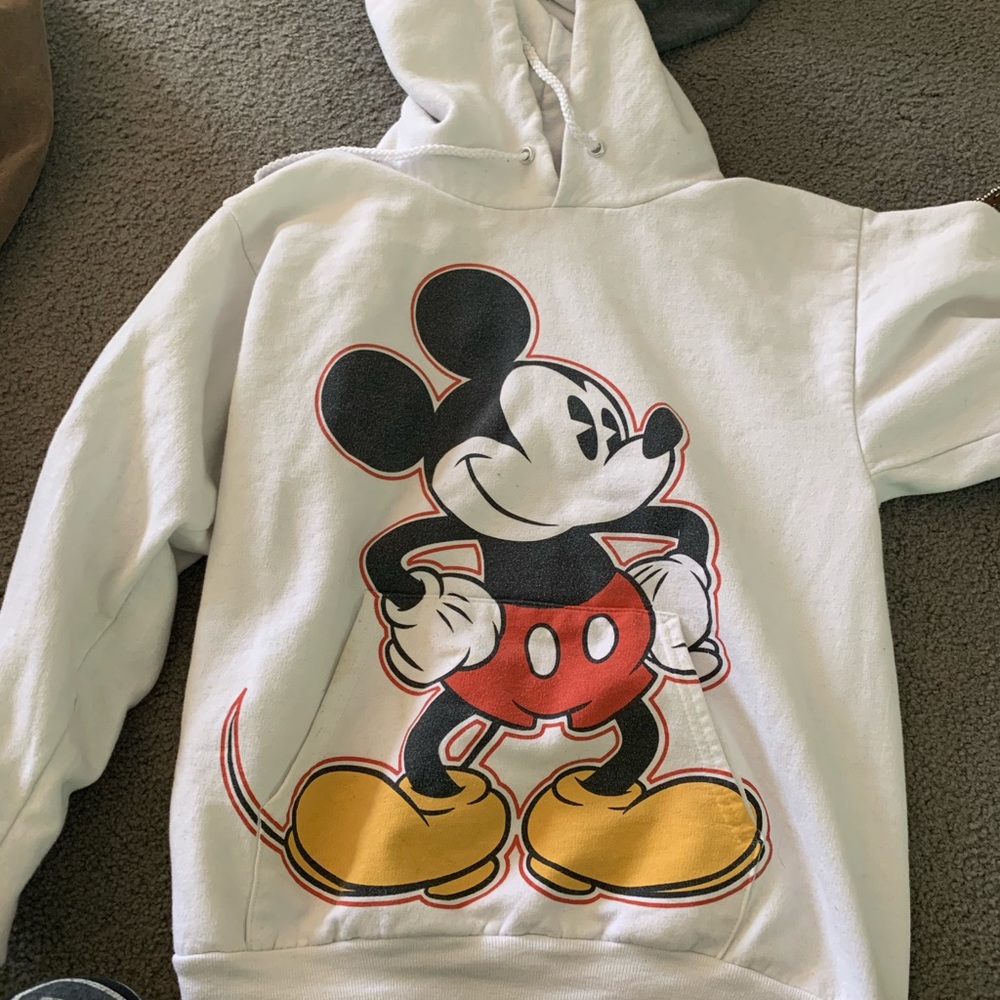 Sweatshirt